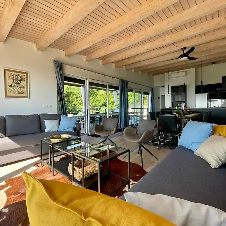 Loqua, Seaview & Private Pool *