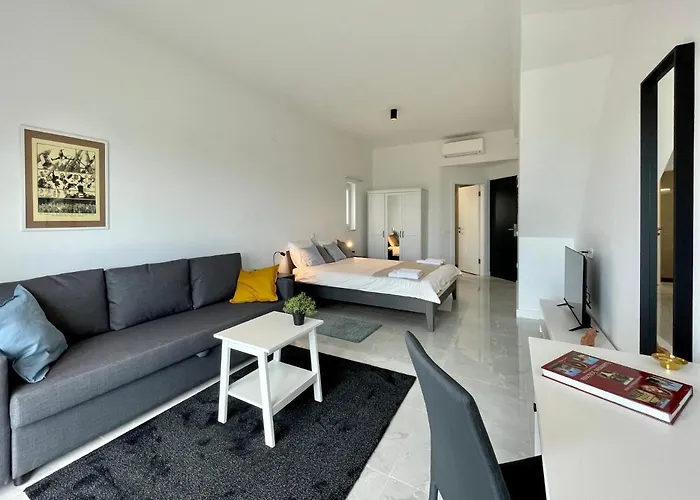 Loqua, Seaview & Private Pool *