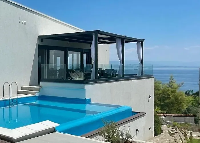 Loqua, Seaview & Private Pool Vila Lovran