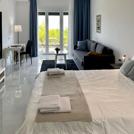 Loqua, Seaview & Private Pool לובראן