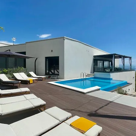 Loqua, Seaview & Private Pool לובראן
