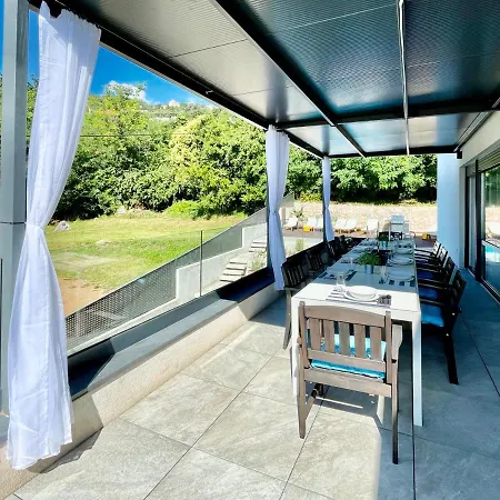 Loqua, Seaview & Private Pool Вилла