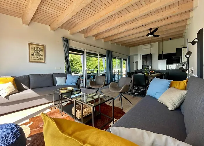 Loqua, Seaview & Private Pool *