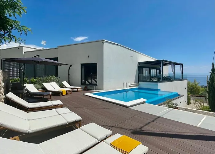 Loqua, Seaview & Private Pool לובראן