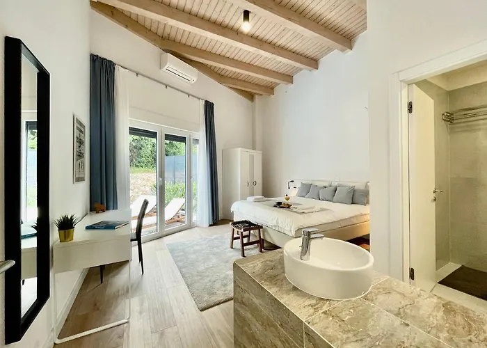 Loqua, Seaview & Private Pool *