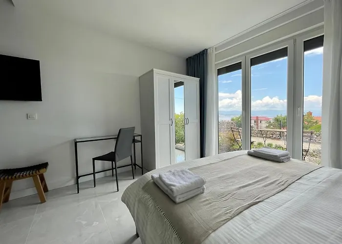 Loqua, Seaview & Private Pool